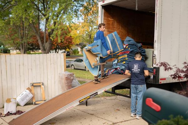 Loading-Unloading Services